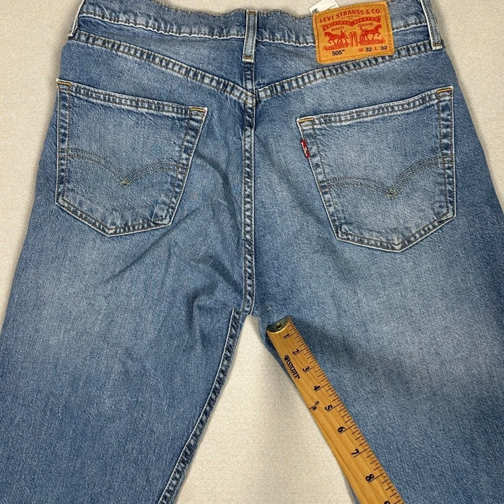 Levis 505 Jeans Mens 32X32 Blue Straight Leg Distressed Whiskering Stretch Denim